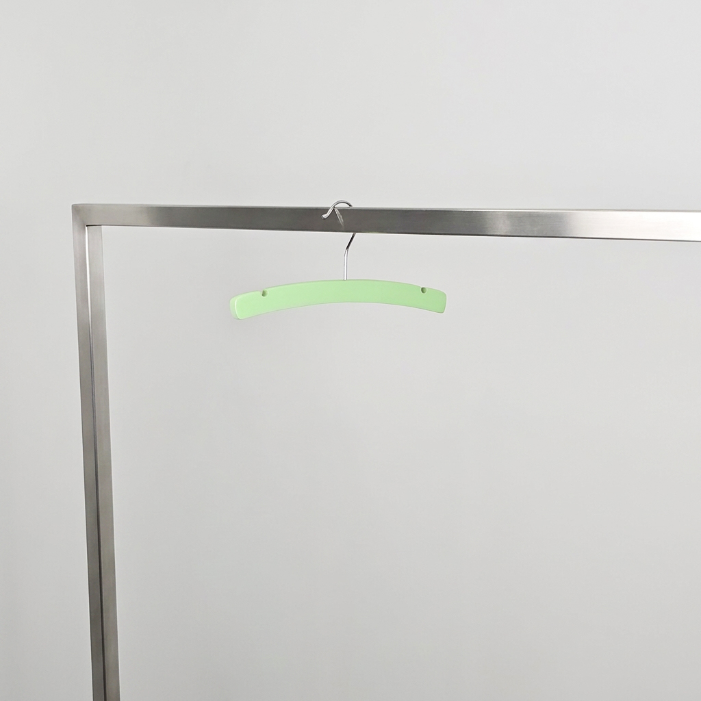 Детские вешалки-плечики деревянные KH90106-26CM /green lacquer color/60pcs/ctn