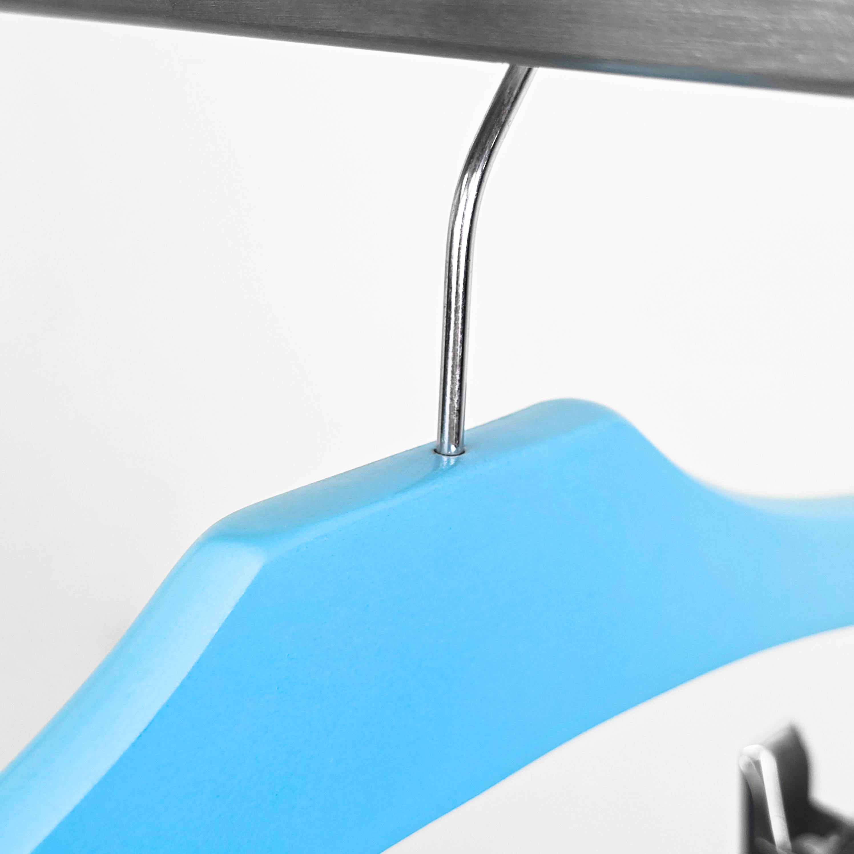 Детские вешалки-плечики деревянные с зажимами для брюк KH10026 /blue lacquer color/100pcs/ctn